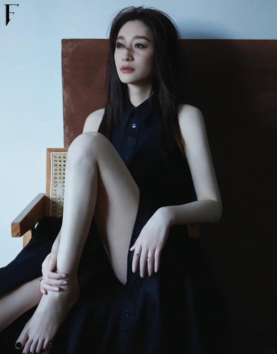 李小冉 美腿玉足 火辣身材性感迷人。 https://t.co/hlW7O8QnJo