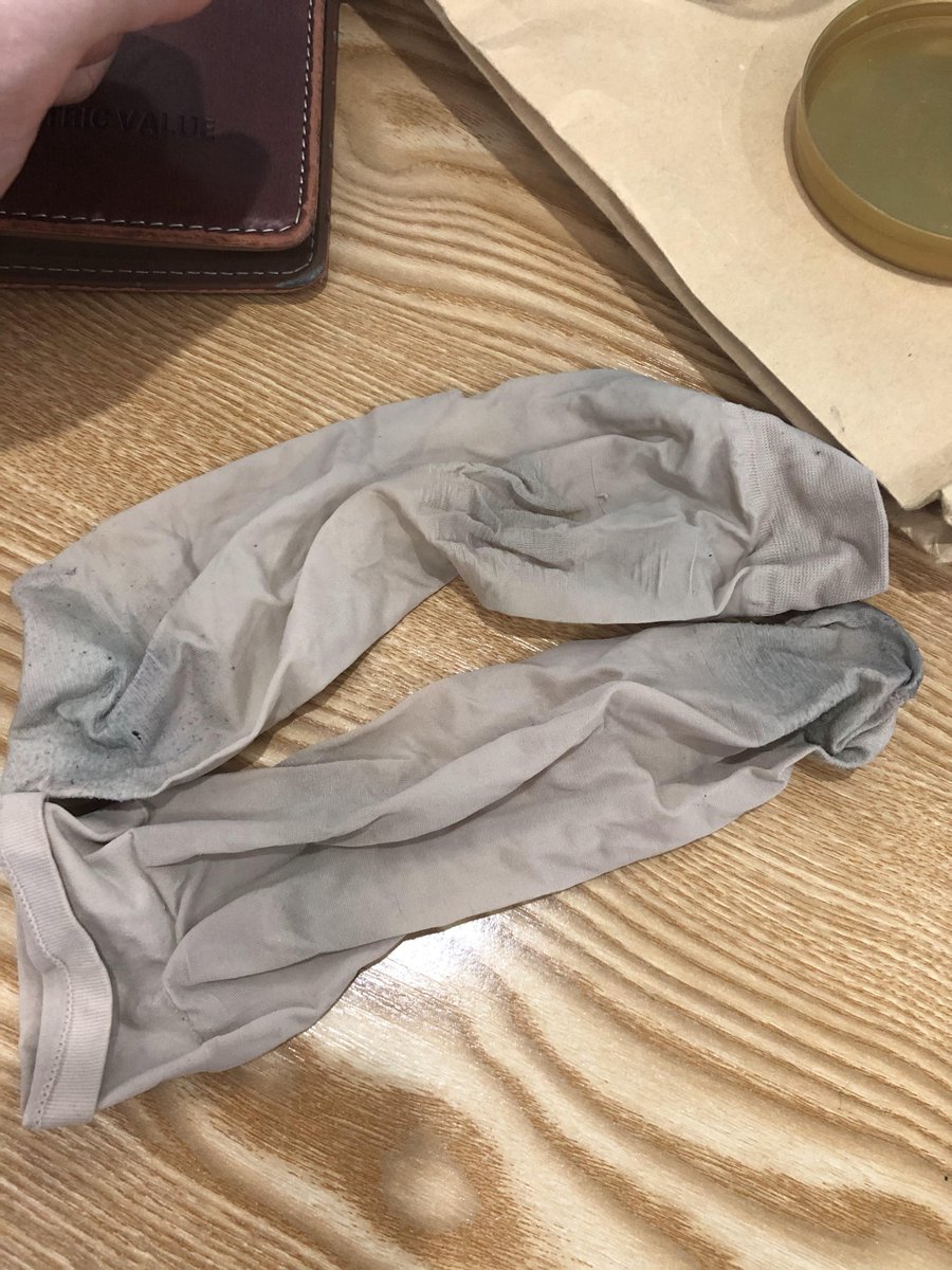 少妇的短丝袜 tweet media