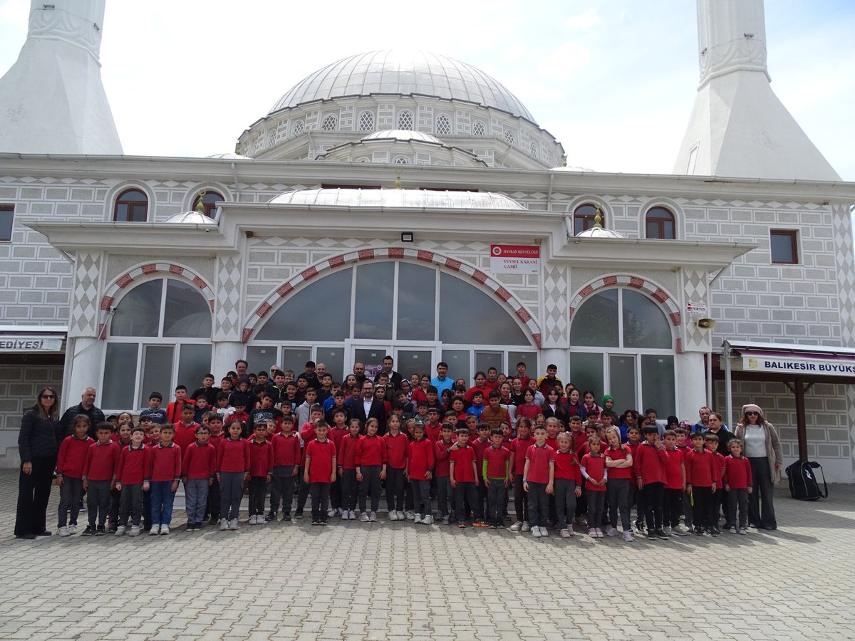 HavranIlcemem's tweet photo. “Çevreme Duyarlıyım Değerlerime Sahip Çıkıyorum (ÇEDES)” Projesi kapsamında yıl sonu etkinliklerinin ilk programı Veysel Karani Camii’nde gerçekleştirildi.
https://t.co/rUfWMunfOp
@balikesirmem
@HavranIlcemem https://t.co/tXdqXbo9y2