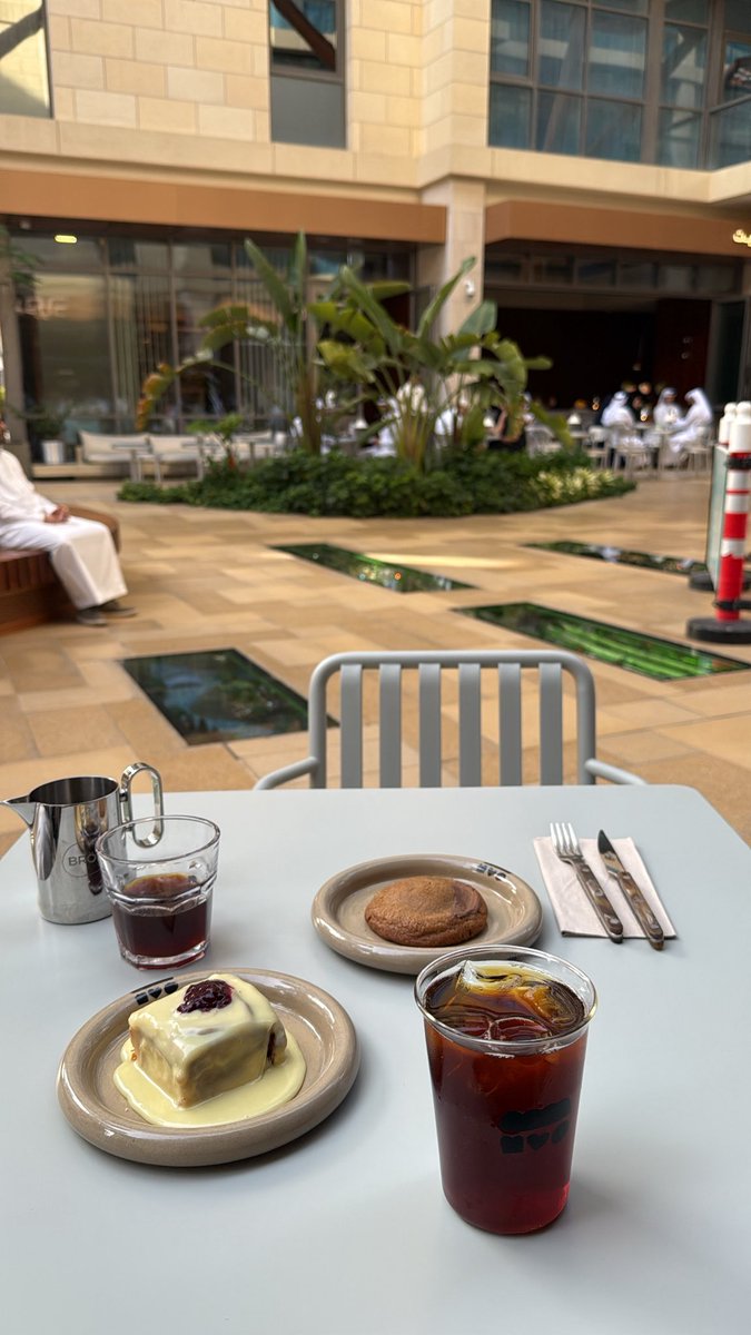 _6ili's tweet photo. قهوة يطيبُ بِها البـال🤍. https://t.co/ToZ366CF2q