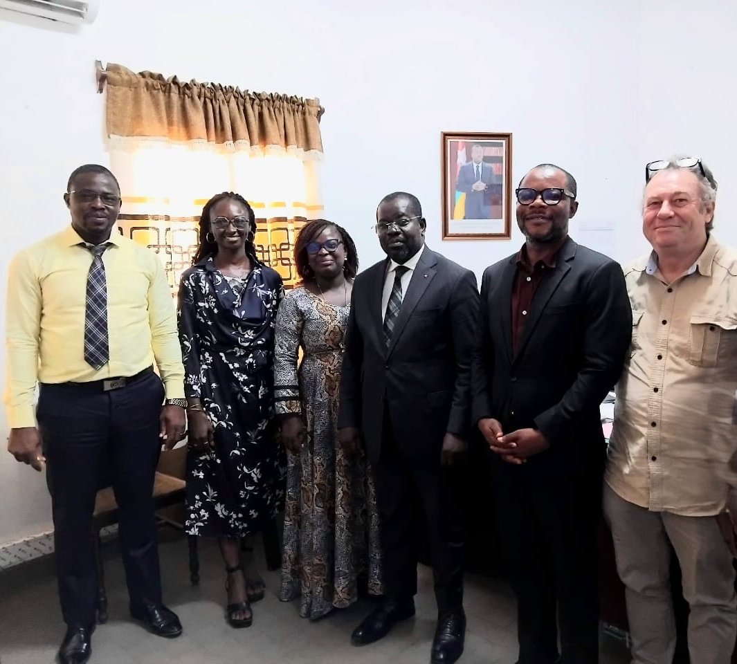 RONGITO_TG's tweet image. Le nouveau CA du RONGITO a été reçu en audience le 28 avril 2026 par M. Firmin Ptangme PEKETI, Directeur des Organisations Internationales du Ministère des Affaires étrangères, de la Coopération, de l’Intégration africaine et des Togolais de l’extérieur.

#RONGITO #Togo #dialogue