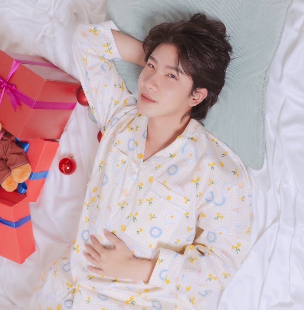 when the theme is omega in heat so i know khaotung is going to ace it