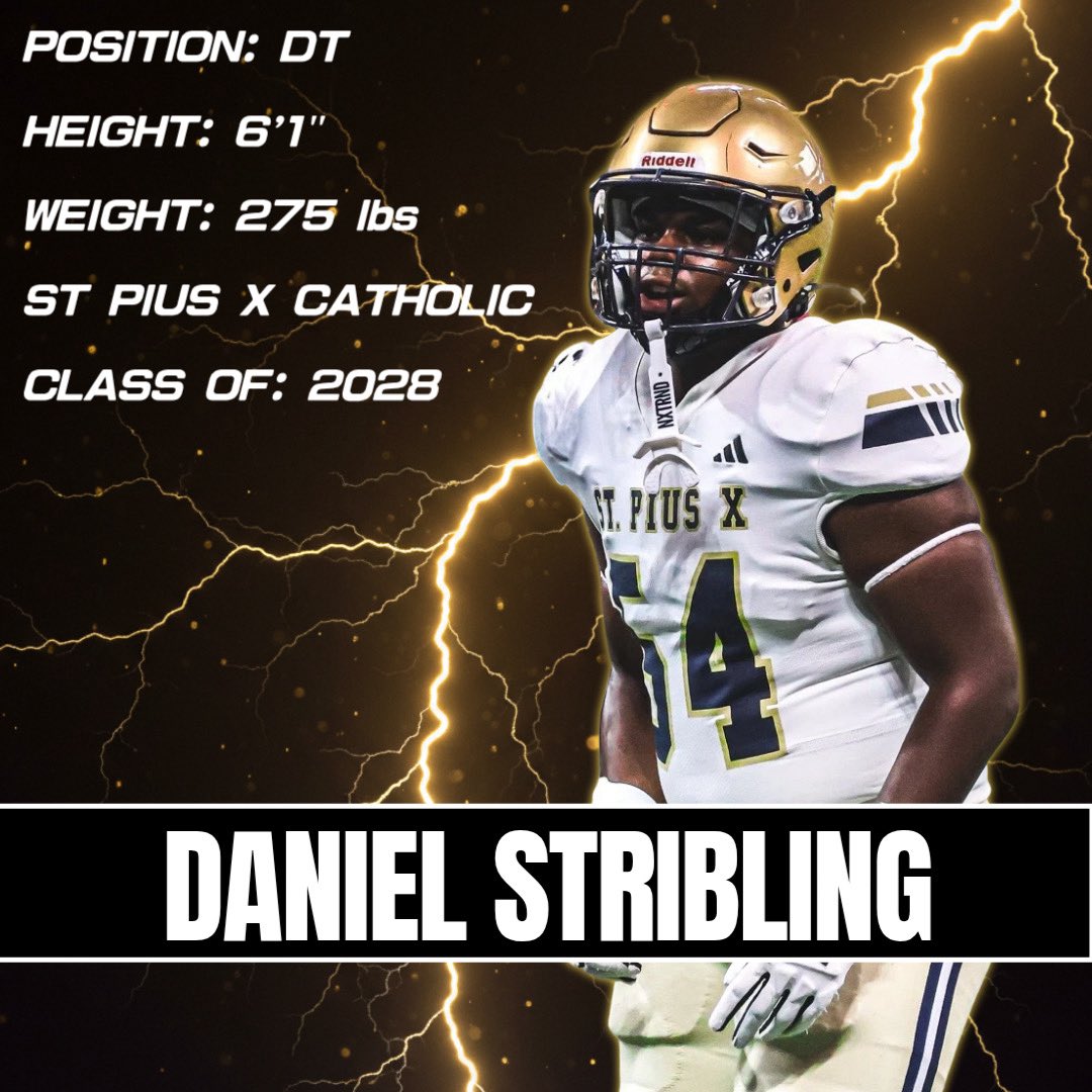 dstrib54's tweet photo. Ready to make a mark in the world of football! 🏈 This is my journey as an unsigned HS athlete, showcasing my skills as a defensive tackle. Coaches, I'm eager to prove my worth on the field! Let's connect and make it happen! #DefensiveTackle #Recruitment #UnsignedAthlete #FootballJourney