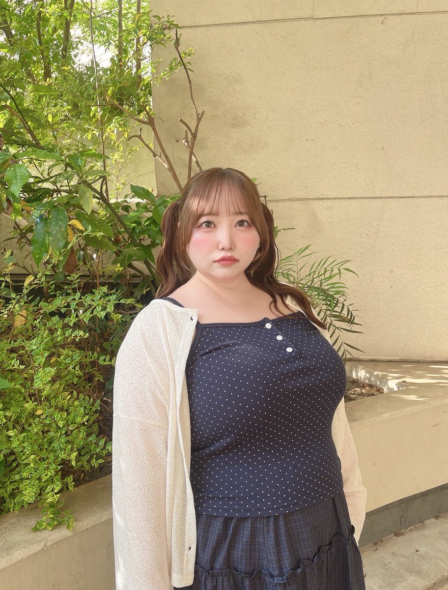 pupu_maru_1014's tweet photo. 韓国風の可愛いお洋服は
DBDBさんのだよ〜🦋💠💎
カーディガン+キャミ+スカート全部8500円くらいくらいなの神( īī.īī )💫
インスタに詳細載ってるから見てみて♡
#dbdb #pr https://t.co/yi9t8PlhDt