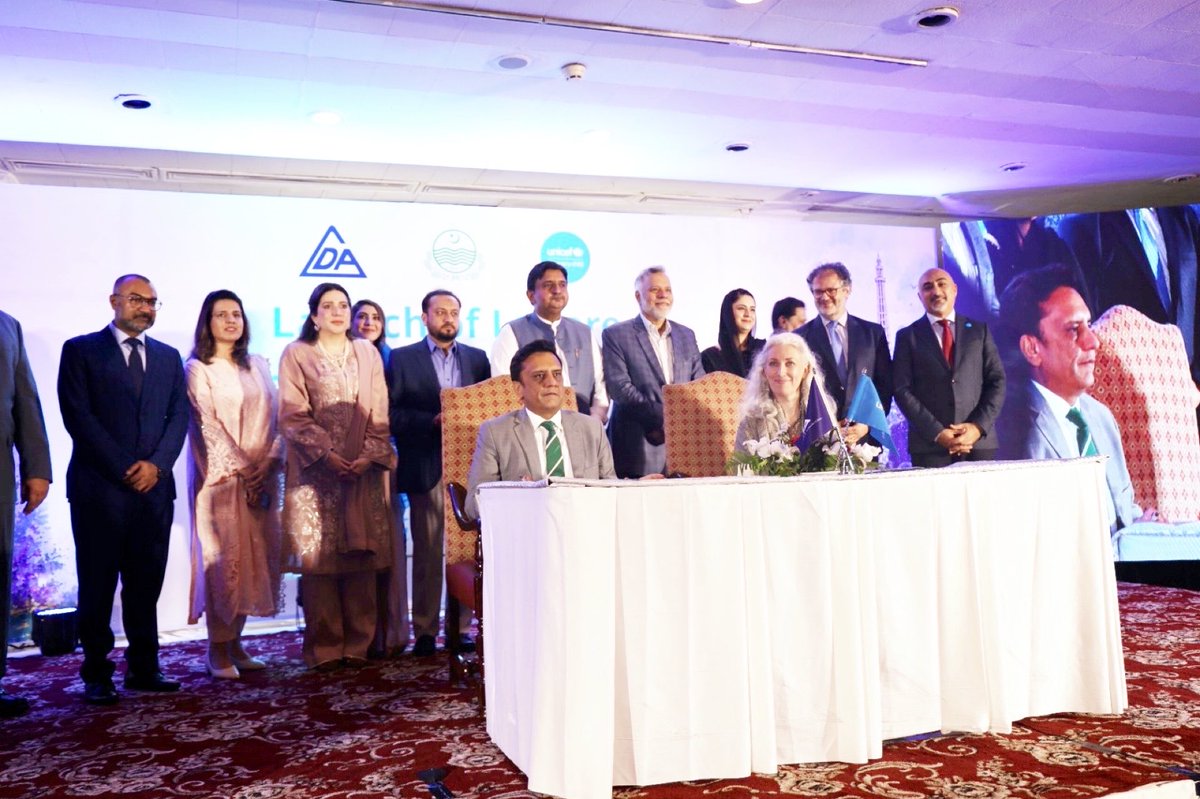 JahanAraWattoo's tweet photo. Delighted to witness great initiative launched by @LHRDevAuthority LDA and @UNICEF_Pakistan @PernilleUNICEF.  
Our children are our future and they need safety not just slogans.We need to protect our children by making our cities safe,inclusive,and driven by child centric policy https://t.co/8qf5BNDb73