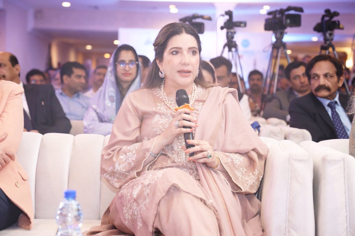 JahanAraWattoo's tweet photo. Delighted to witness great initiative launched by @LHRDevAuthority LDA and @UNICEF_Pakistan @PernilleUNICEF.  
Our children are our future and they need safety not just slogans.We need to protect our children by making our cities safe,inclusive,and driven by child centric policy https://t.co/8qf5BNDb73