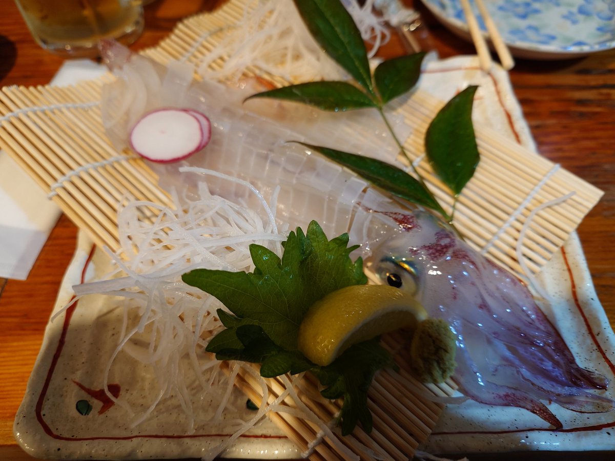 shkaba782's tweet photo. 朝飯 緋扇貝と平戸牛
昼飯 松浦のアジフライ
おやつ ドライブイン鳥
晩飯 活イカ https://t.co/1mKCtWWoLw