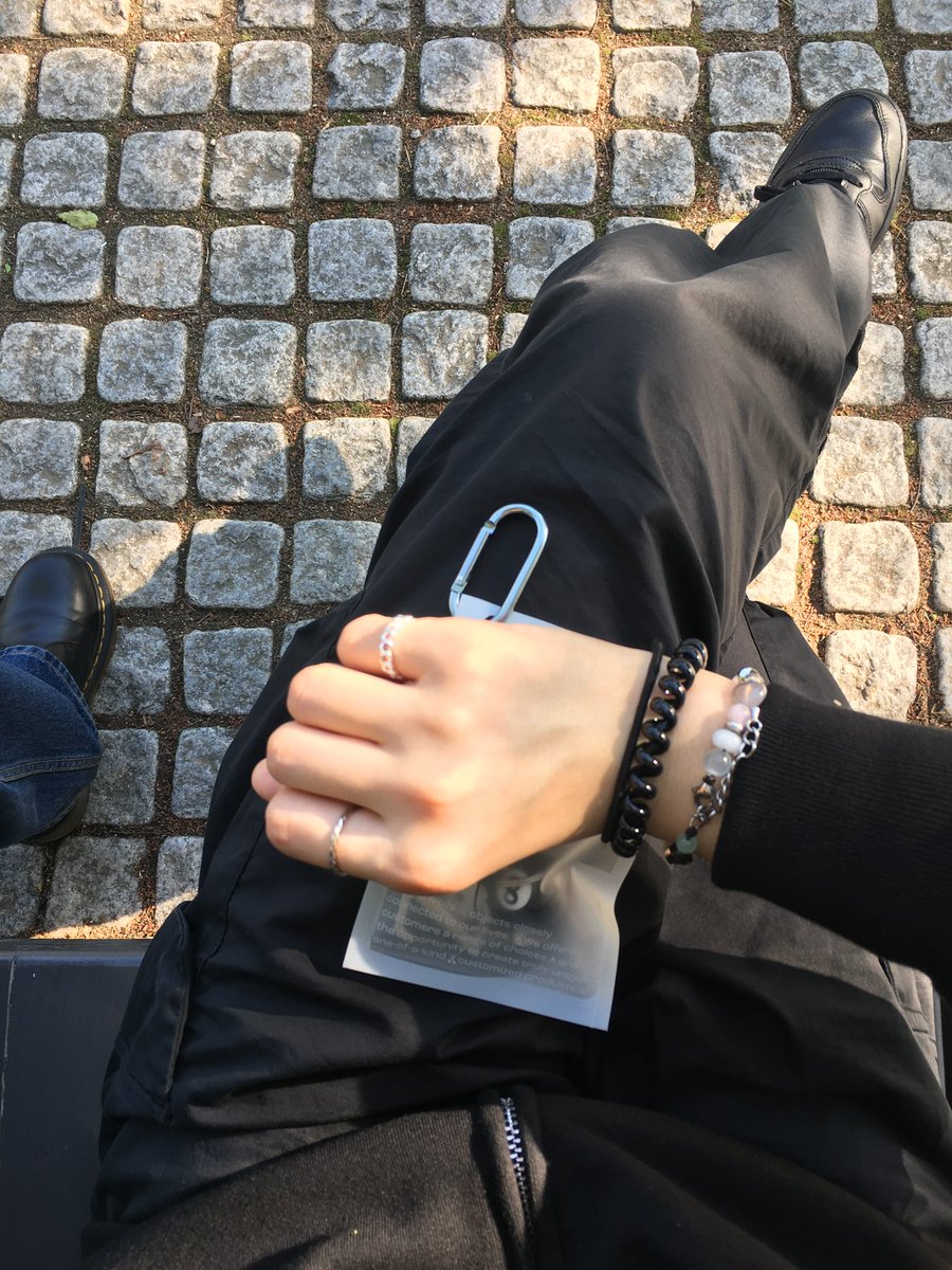 zu tweet media