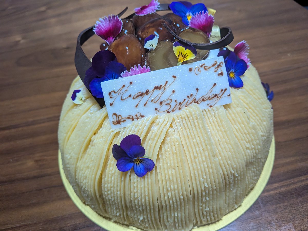 aq2161's tweet photo. コナンくん＆新一＆母🎂 https://t.co/T3B9awk0xR