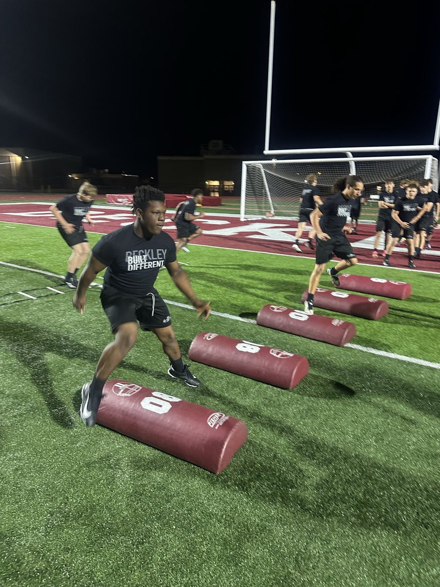 BeckleyFB's tweet image. What a beautiful spring morning!!!Bunch BECKLEY kids getting better!!!
#BUILTDIFFERENT