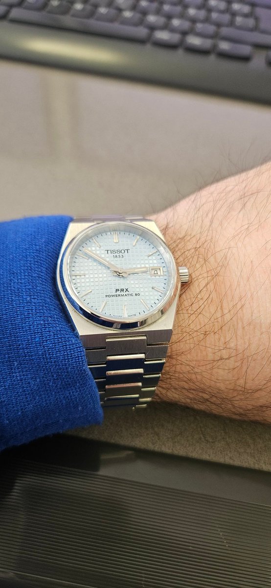 mrtkrbck's tweet photo. @rroseselavy11 İyi haftalar herkese, ben de ikinci el speedmaster arayışındayım. Ankara'da bir kaç yerde baktım. İnşallah bir gün onunla da wristcheck yaparım. https://t.co/z6N8FsOeWQ