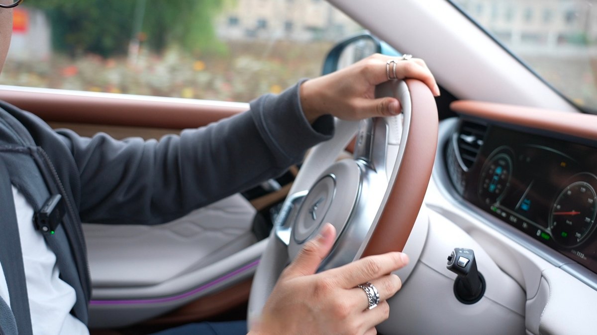 ahmedka27015455's tweet image. First time driving alone! Hands shaking, but nailed the parking  Grateful for my patient coach—next stop: license! #LearnerDriver #DrivingJourney