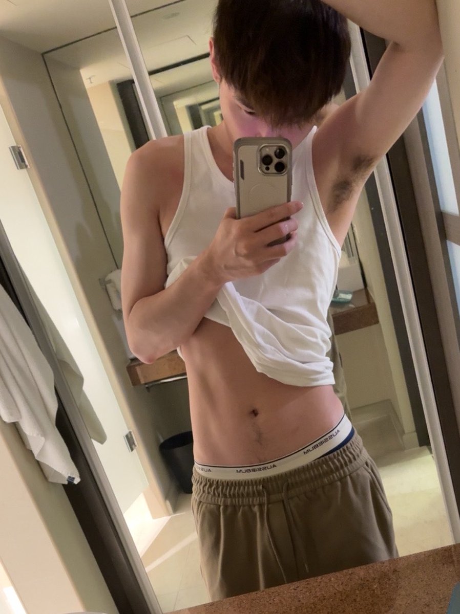 totallyanerror's tweet photo. 7-12 @ 🇰🇷
Anyone ? 🥵 https://t.co/a1sc6jtZlr