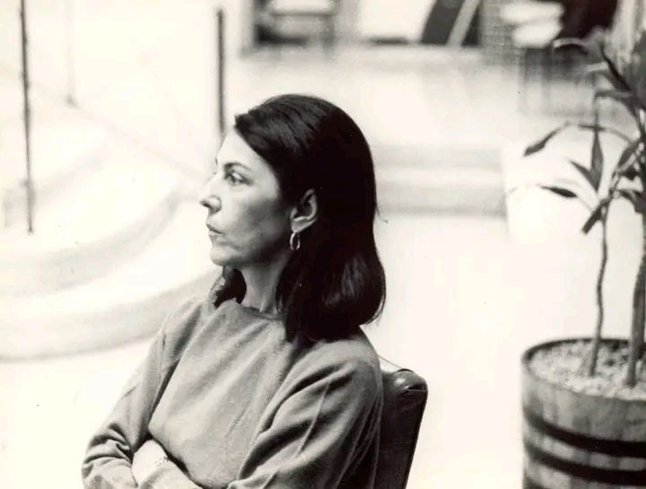 El 4 de mayo de 1964 es fundada por Celia Sánchez Manduley, la Oficina de Asuntos Históricos del Consejo de Estado. Su lema, "Hasta el último papelito", se ha convertido en una razón de vida para sus trabajadores. 
<a href="/CubaMined/">MINED</a> <a href="/dpestgo/">DGE Santiago de Cuba</a> <a href="/FrenteDme/">Dirección General de Educación Tercer Frente</a>