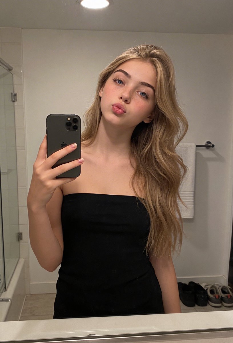 Mia 💘 tweet media