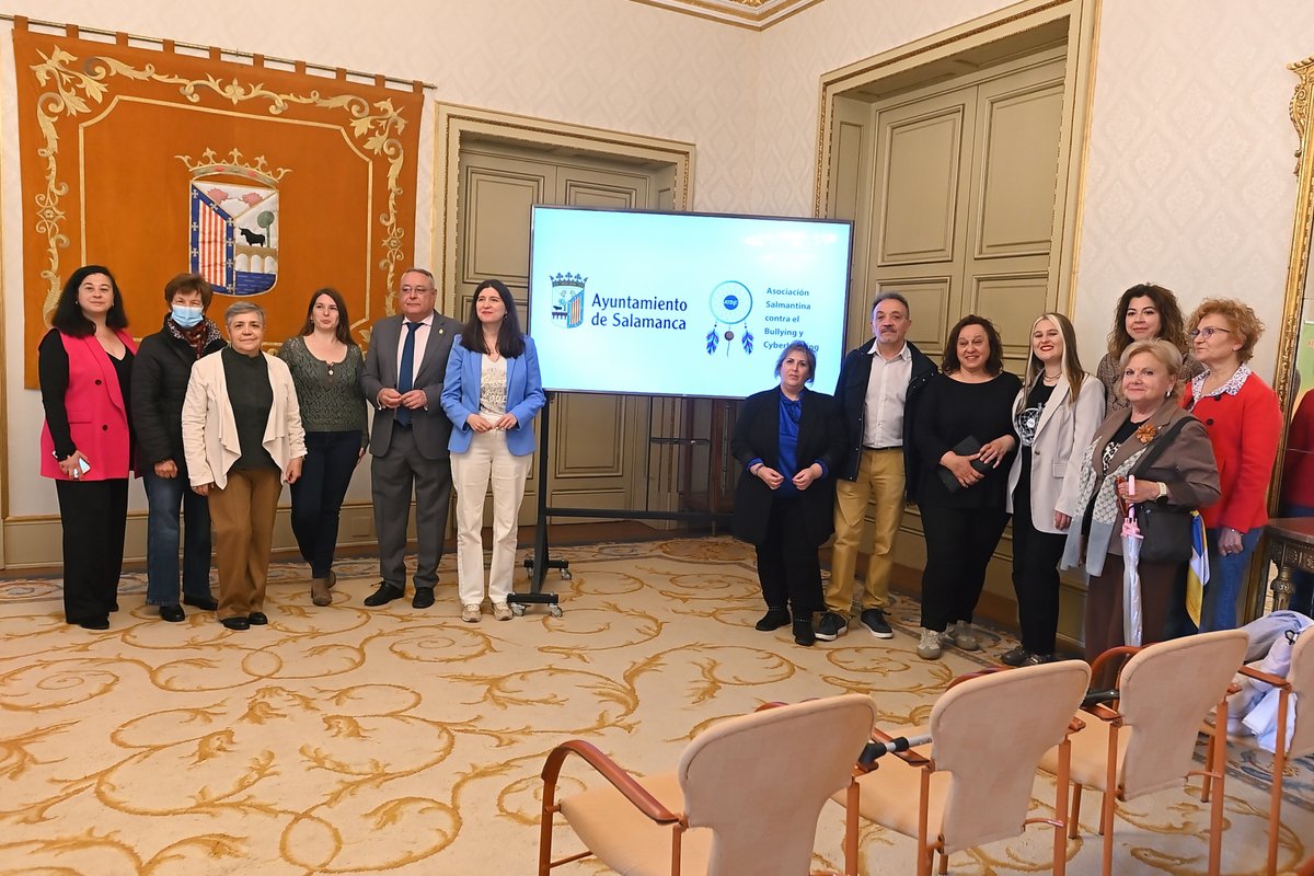 aytoSalamanca's tweet photo. 🤝El @aytoSalamanca y @ascbyc refuerzan la prevención del acoso escolar con un programa de actividades hasta final de curso.

Sensibilización, educación y participación para combatir esta lacra social.

https://t.co/VGrDHzp1pz https://t.co/LFOy5c88mV