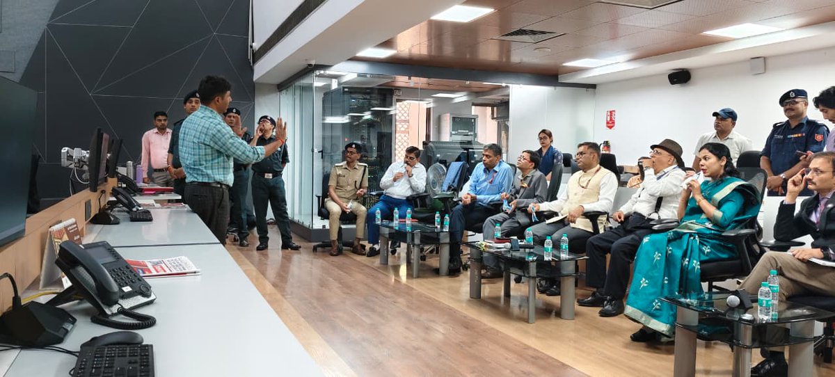 ndmaindia's tweet image. Key preparedness initiatives reviewed, including the School Safety Programme, Boatmen Training Programme, and SEOC.
Focused discussions on strengthening capacity, enhancing coordination, and ensuring swift response mechanisms for safer communities. #DisasterPreparedness