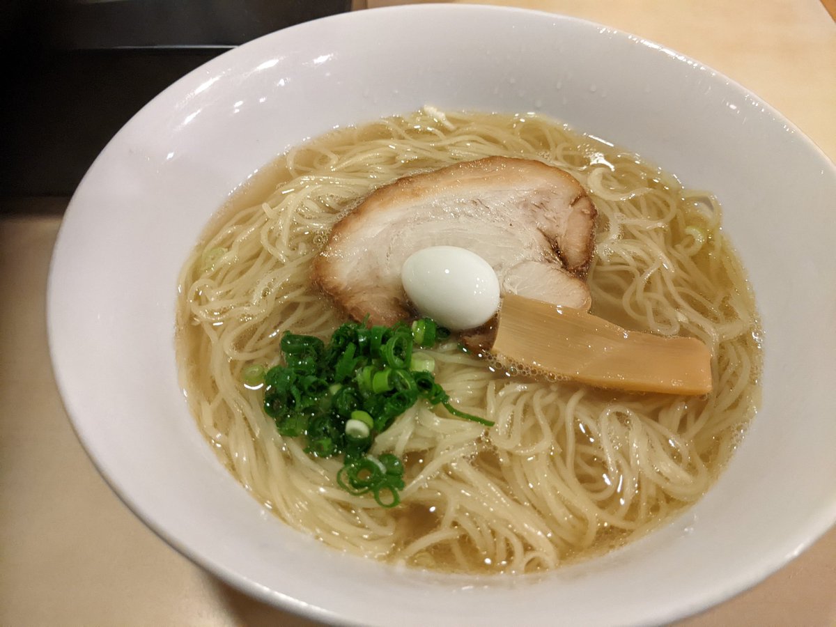 コメ（氷）とこん（炎） tweet media