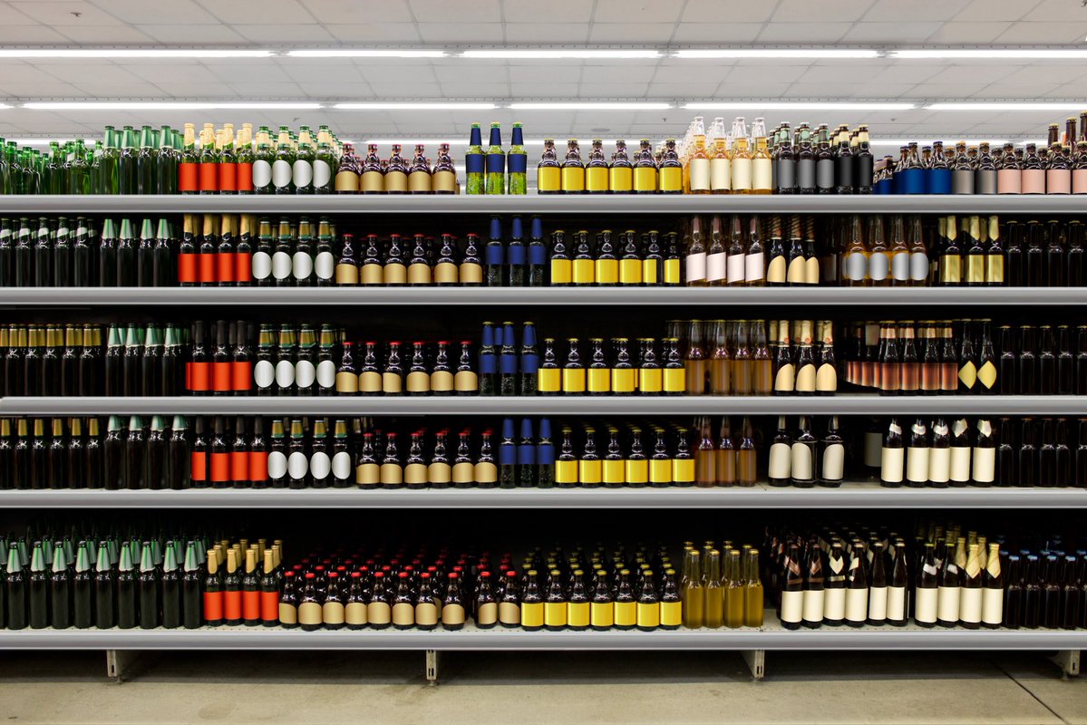 whatsontheshel1's tweet image. 🍺🍻🛒✨
Beer on shelf at supermarket

shutterstock.com/g/Hitra?rid=19…

#shutterstock #beer #fmcg #brandless #designrackdisplay #graphicdesign #labeldesign #foodandbeverage #mockup #retaildesign