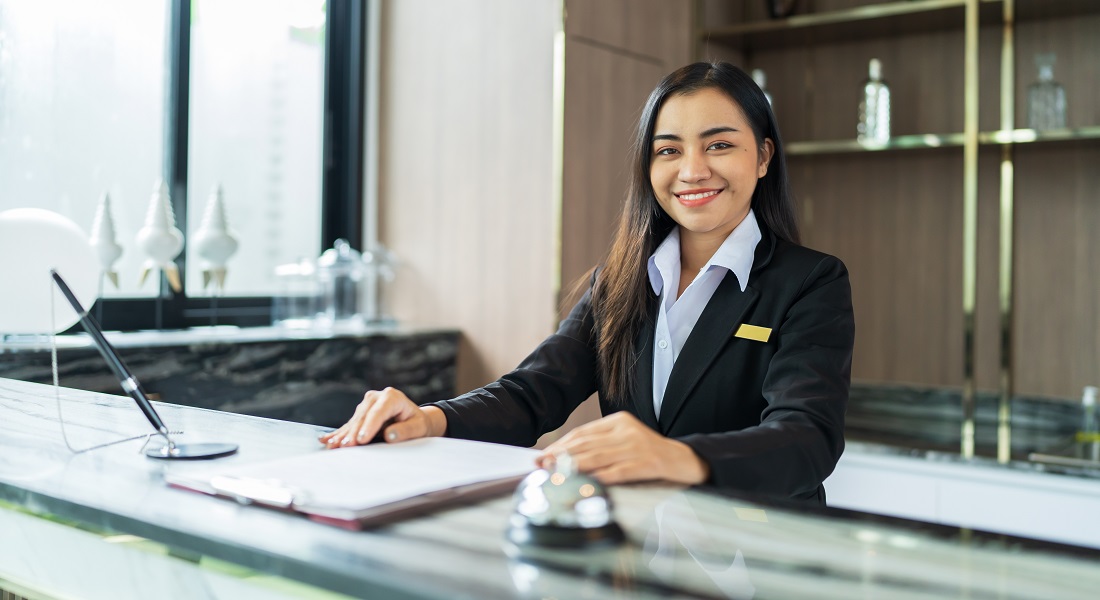 JCPInEastAndMid's tweet image. There are roles to suit everyone in #Hospitality and a huge range of employers too.

Caterer has a guide to jobs to find the perfect role here: ow.ly/3Rf150YTfBc

Search the latest vacancies here: ow.ly/52MB50YTfBe

#HospitalityJobs