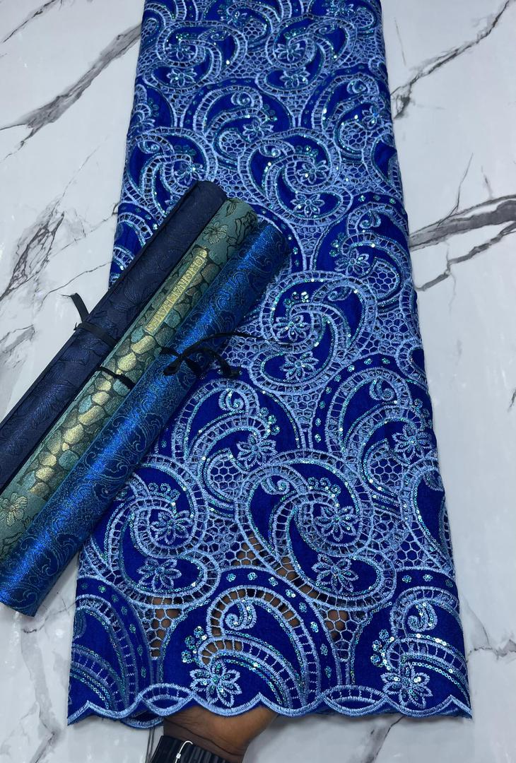 badmus_ide81686's tweet image. Good afternoon my beautiful people ❤️ 😍 kindly hlp your girl RT 🙏 
75k for 5yard 
velvet lace with cord embroidery 👌🌹
location is Lagos ibadan Nationwide delivery 
#Eidcollection #23daystoileya @retweets_9ja @_Abdulakeem_ @Muhd_yelloww @BlessedMumina @KhadijaBashirs2
