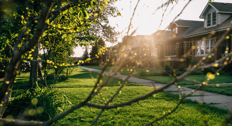 DustinMPeyser's tweet image. 4 Ways To Give Your Offer an Edge This Spring dlvr.it/TSMMs6 👉 Reveal Your ROI bit.ly/MyHomeAI 👈 #SpringRealEstate #HomeBuyingTips #RealEstateMarket #HomeOfferStrategies #BuyAHome