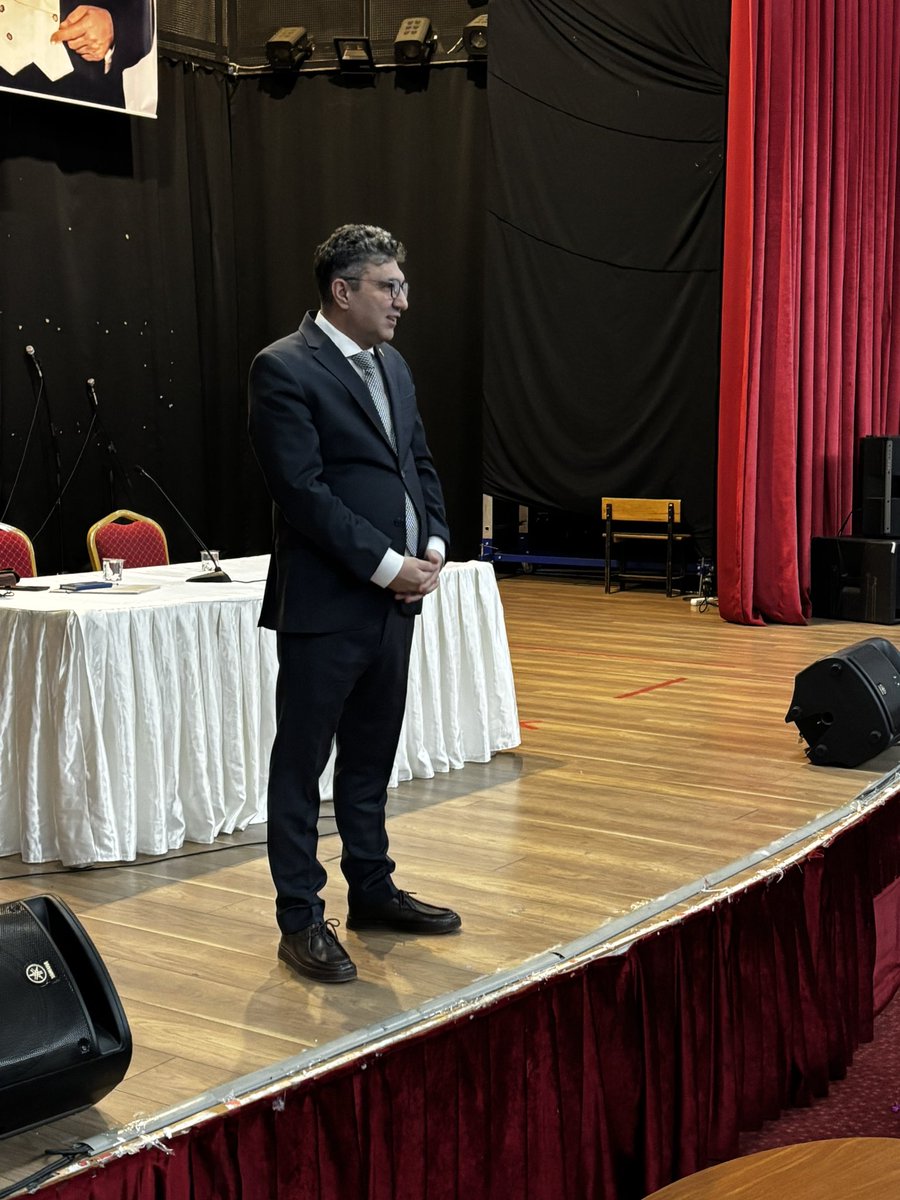 ilce_mem's tweet photo. Karabağlar İlçe Milli Eğitim Müdürü Aydın Yüzbaşıoğlu, ilçemizdeki okulların okul aile birliği başkan ve başkan yardımcılarıyla Karabağlar Halk Eğitim Merkezi’nde bir araya geldi. @yahsiomer https://t.co/Tmr7uMXbjr
