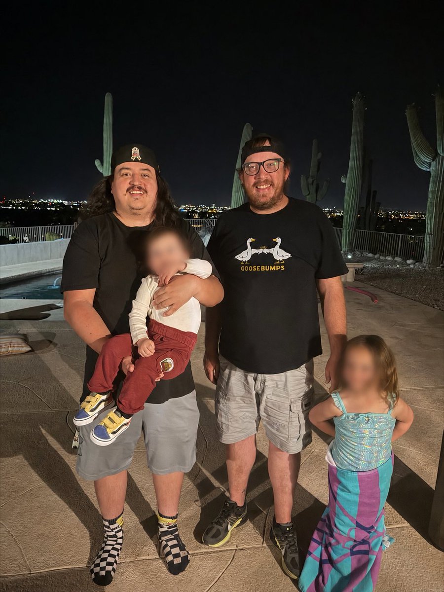 GlitchyBeard's tweet photo. What a great day on Saturday! The wife and I got to meet @kill3r12stream and his family! We had a blast and were welcomed with open arms! We played golf with your friends irl and chilled! https://t.co/bcte7qtEgZ