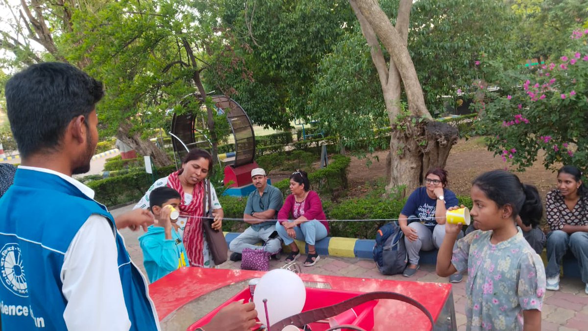 RamanCentre's tweet image. 🔬🌟 Sunday Science Magic at @RamanCentre, a unit of @ncsmgoi @MinOfCultureGoI.
Science beyond books! ⚡🧪
Hands-on demos, exploration &amp;amp; fun learning for all 🚀
#SundayScience #STEMFun #HandsOnLearning #RamanScienceCentre