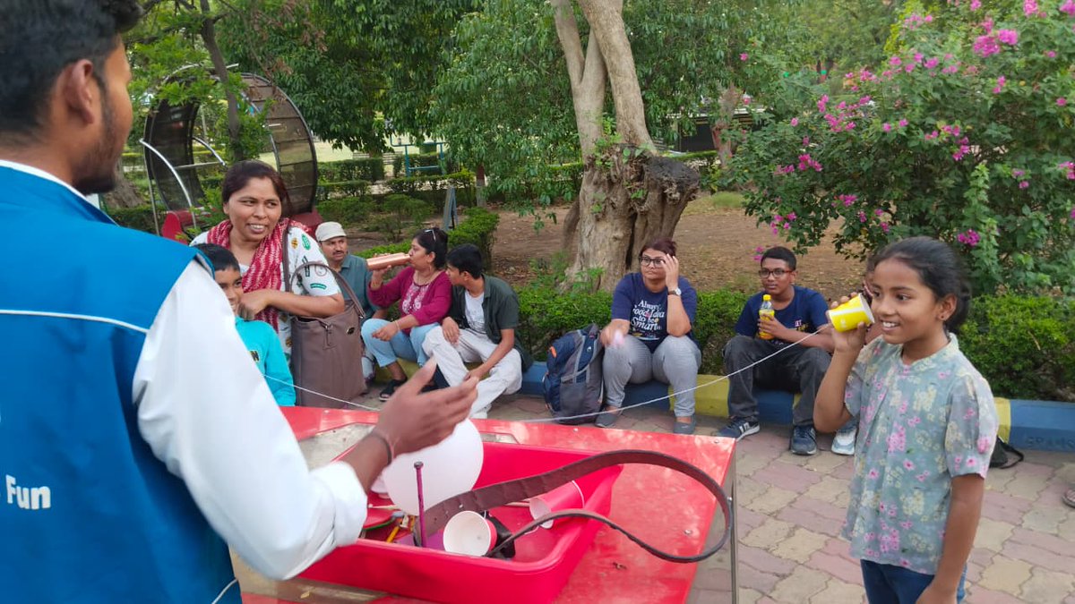 RamanCentre's tweet image. 🔬🌟 Sunday Science Magic at @RamanCentre, a unit of @ncsmgoi @MinOfCultureGoI.
Science beyond books! ⚡🧪
Hands-on demos, exploration &amp;amp; fun learning for all 🚀
#SundayScience #STEMFun #HandsOnLearning #RamanScienceCentre