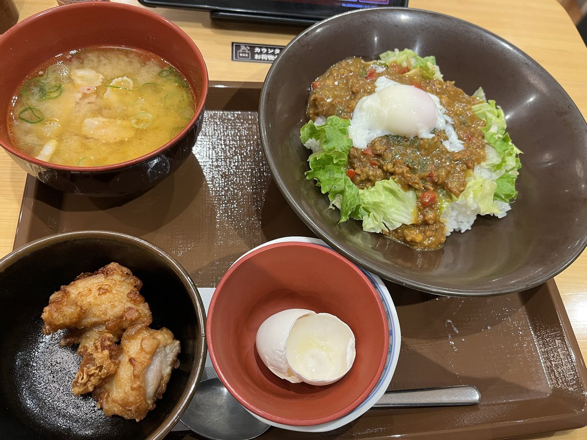 あおいめ tweet media