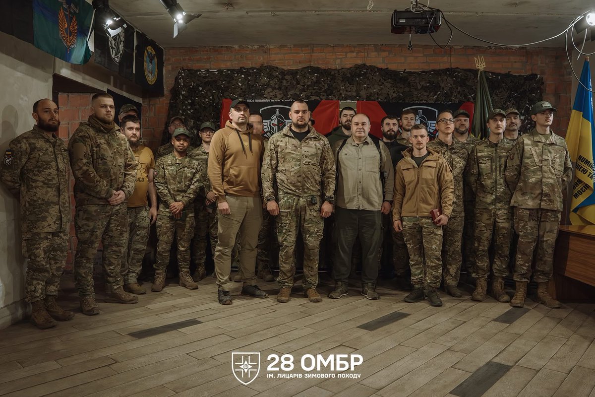 28ombr's tweet image. For the first time in the history of the 28th Mechanized Brigade, we are awarding foreign fighters 🫡

Not long ago, they crossed continents to stand with us in this brutal fight. Today, they deliver outstanding results within the UAV Battalion “Spalakh”!

#Ukraine #JoinUs