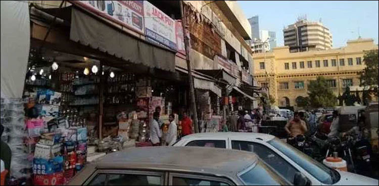 aayatkhan24k's tweet image. #Karachi traders, led by Rizwan Irfan, urge authorities to extend market hours amid intense heatwave, saying limited trading time hurts #businesses as customers prefer shopping after 5pm. #Pakistan #Heatwave