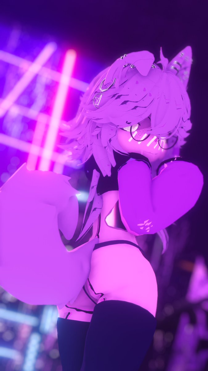 Mylo_VR_'s tweet photo. Kinda needy for your attention lately~ >,> https://t.co/FCXprDoJX1