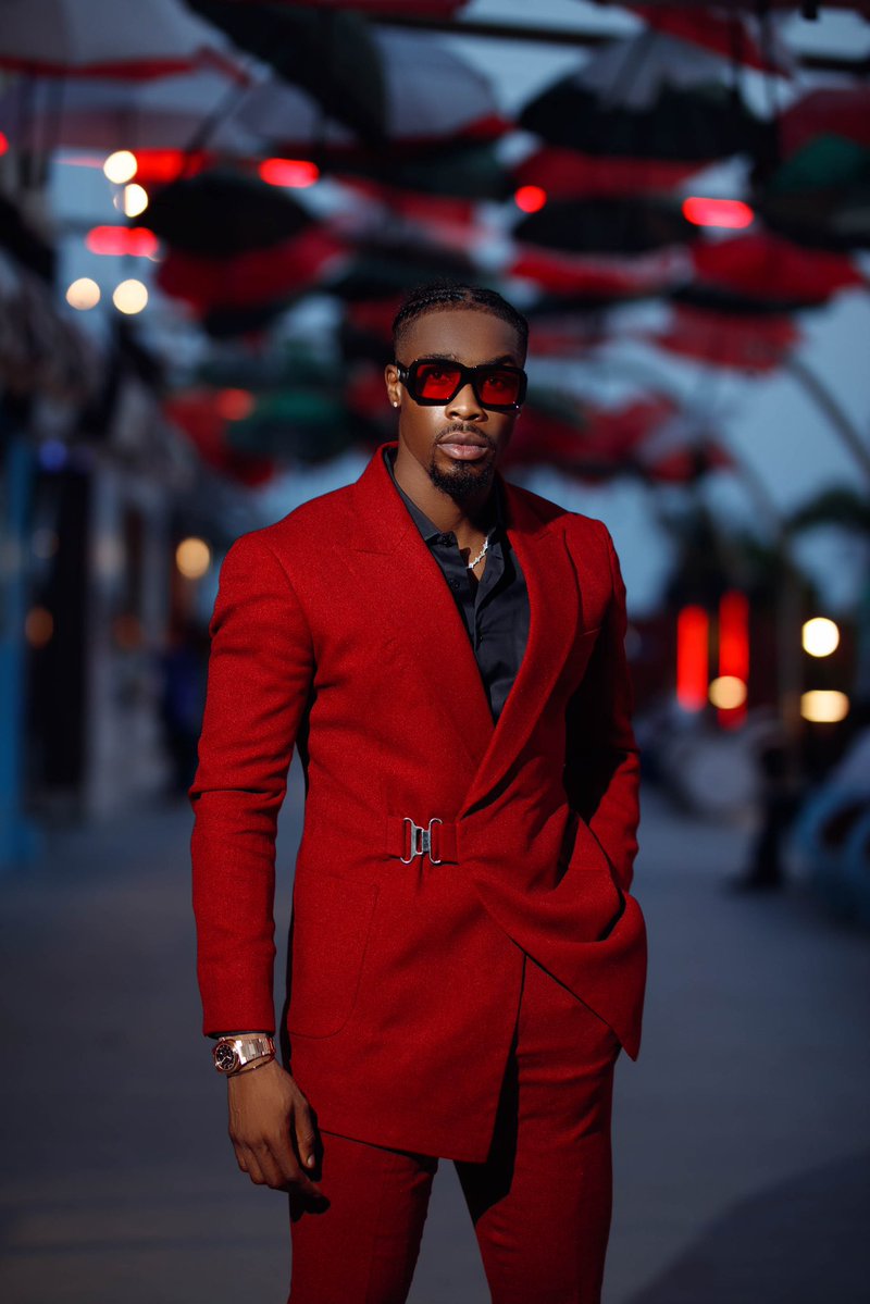 BBNaijagistplug's tweet image. Who rocks the suit better ??

#BBNaija
