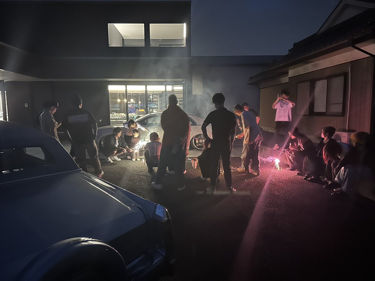 Kosmic01's tweet photo. 家の庭でBBQ🍖 https://t.co/Z8Qbj4p9Xp