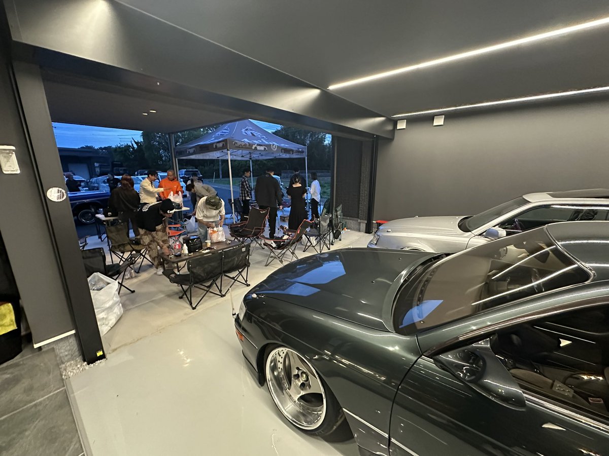 Kosmic01's tweet photo. 家の庭でBBQ🍖 https://t.co/Z8Qbj4p9Xp