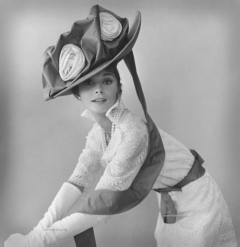 Trianarts's tweet image. Audrey Hepburn, "Cara de ángel", nació en Ixelles-Elsene, Bélgica, el 4 de mayo de 1929.

Más fotografías en el enlace:

trianarts.com/grandes-mitos-…

#cine #cinema #hollywood #audreyhepburn