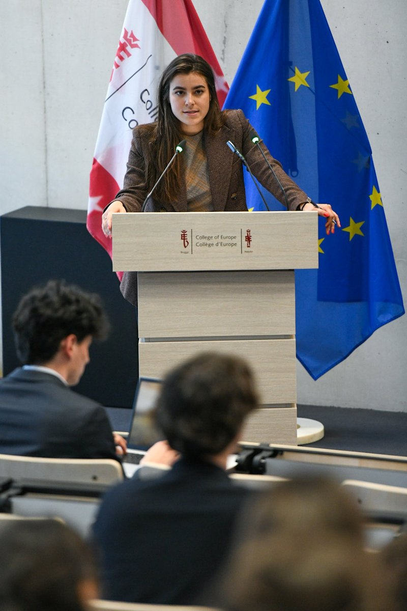 College of Europe tweet media