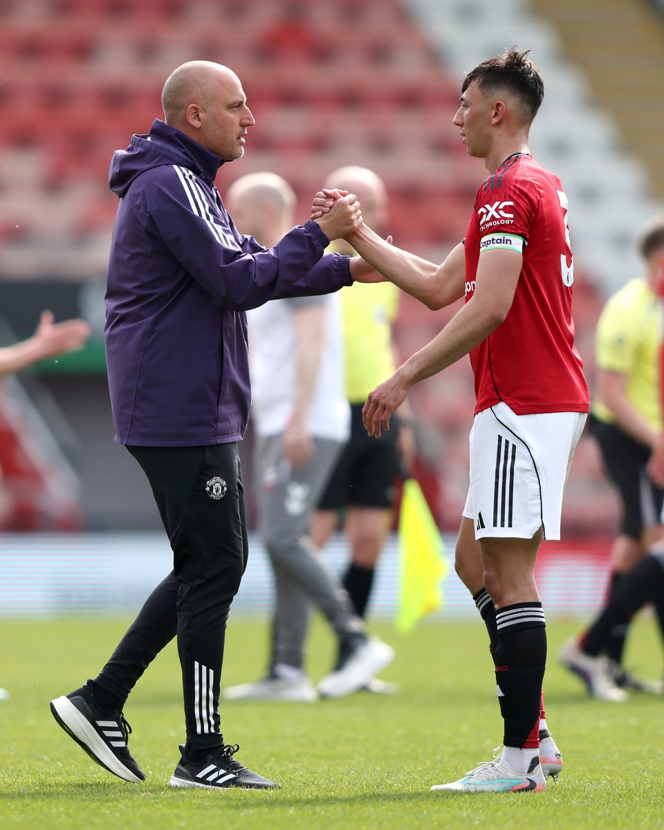 ManUtd's tweet photo. Our #MUAcademy U21s are back in #PL2 play-off action tonight, facing Crystal Palace in the quarter-finals π€π€
Watch the 18:00 BST kick-off LIVE on #MUTV π²