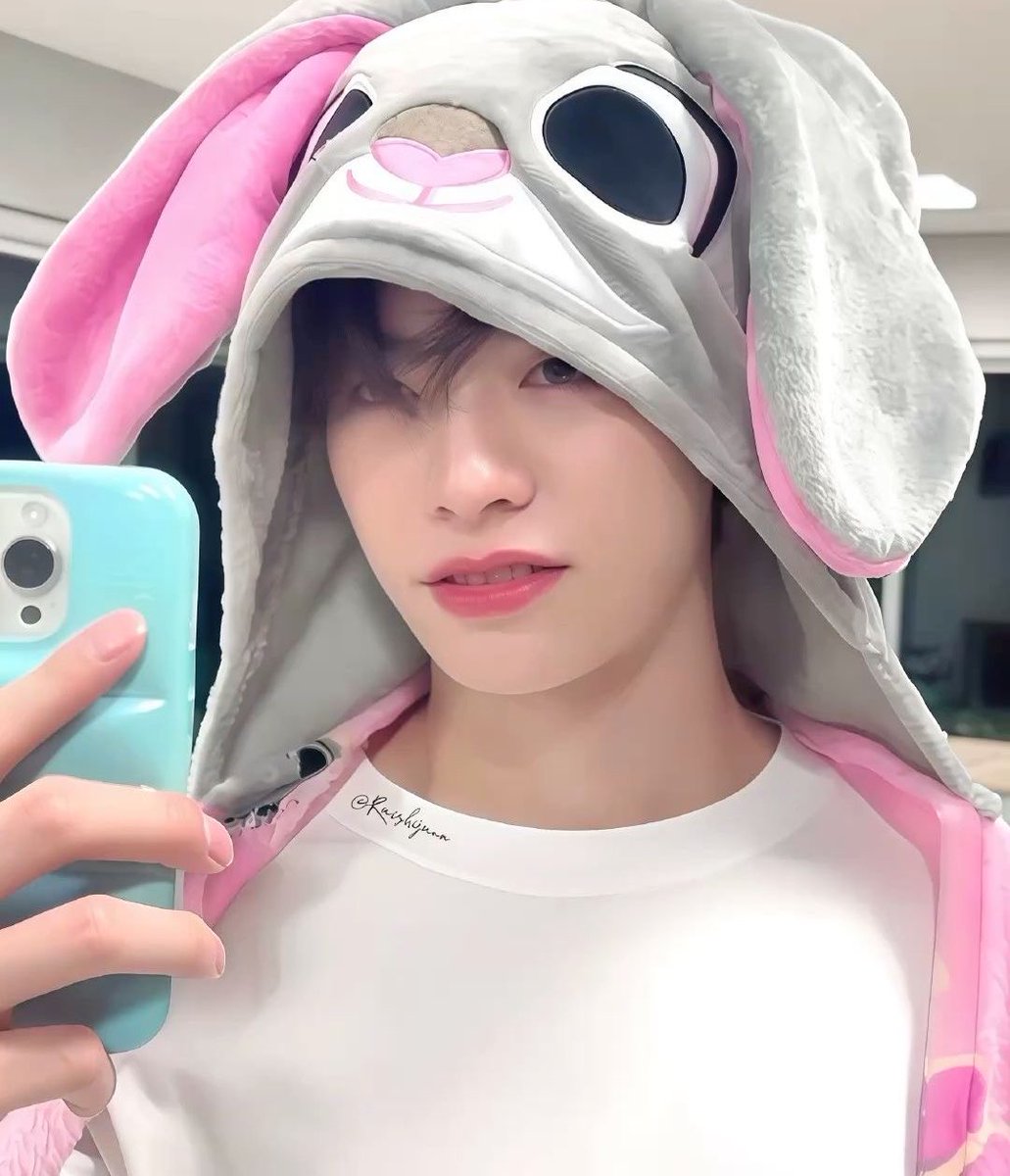 lim˚꒰🐾୭ ˚.♡ tweet media