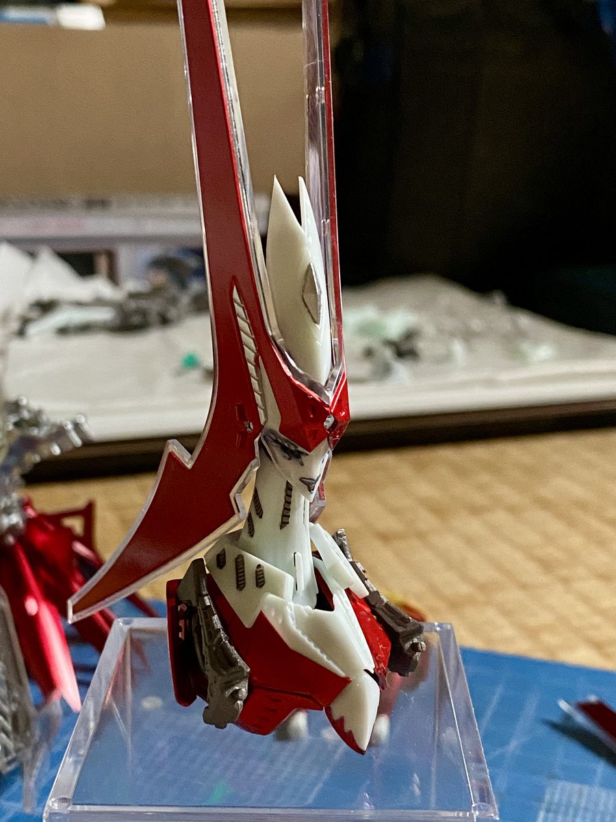 kline_johnny's tweet photo. めちゃ風が強かったですが🤣
何とか続きの屋外塗装‼️

MRカラーのクリアレッドが仕様変更されていて…😅
色味が変わってる😭
#カイゼリン 
#FSS_jp #ボークス https://t.co/BcpE5Vir9C