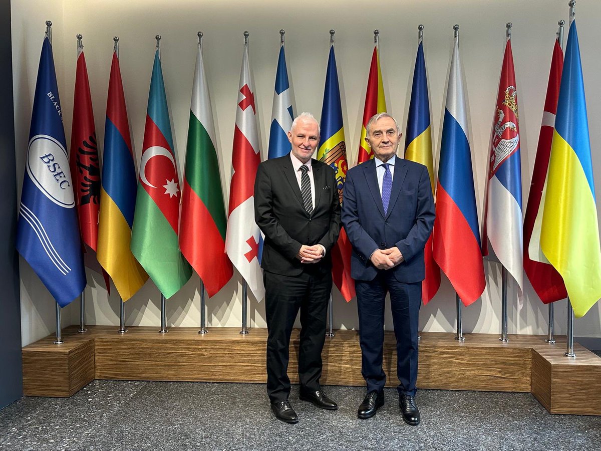 Lazar Comanescu tweet media