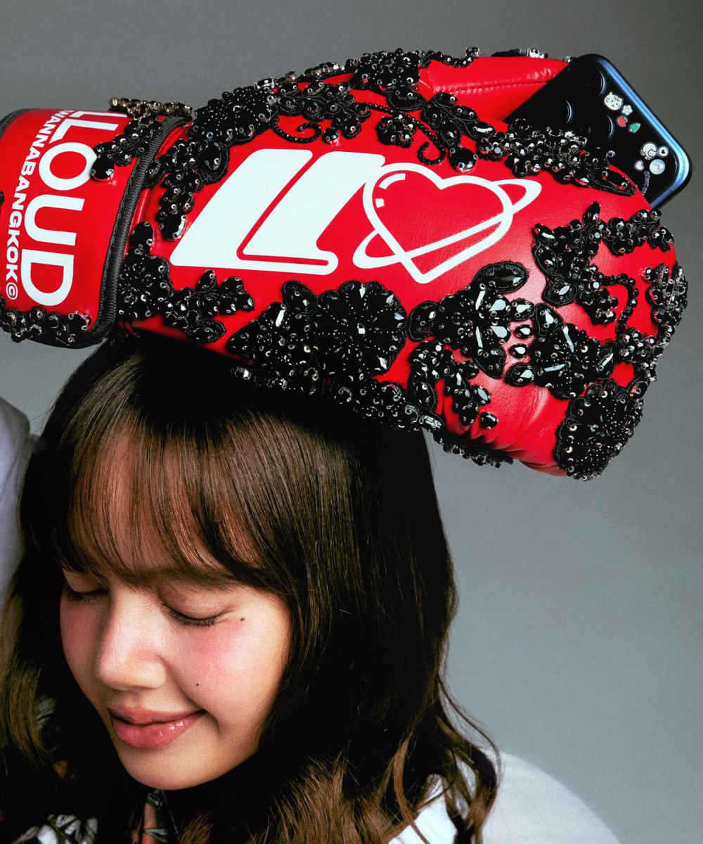 【開催中】「ブラックピンク」のリサが設立したレーベル「ラウド」が、ポップアップイベント「LLOUD POP-UP in Tokyo」をセレクトショップ「リステア」で開催。