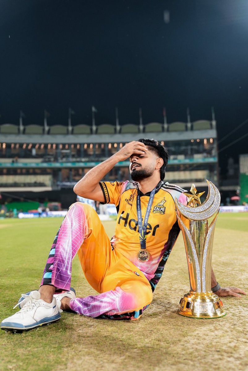 WeAreZalmi's tweet image. Babar Trophy Winning Kay Khushi Main Humain Follow Karain 🔥
👉🏻 @WeAreZalmi 👈🏻
Thank You All 🙏💛 #PSLFinal