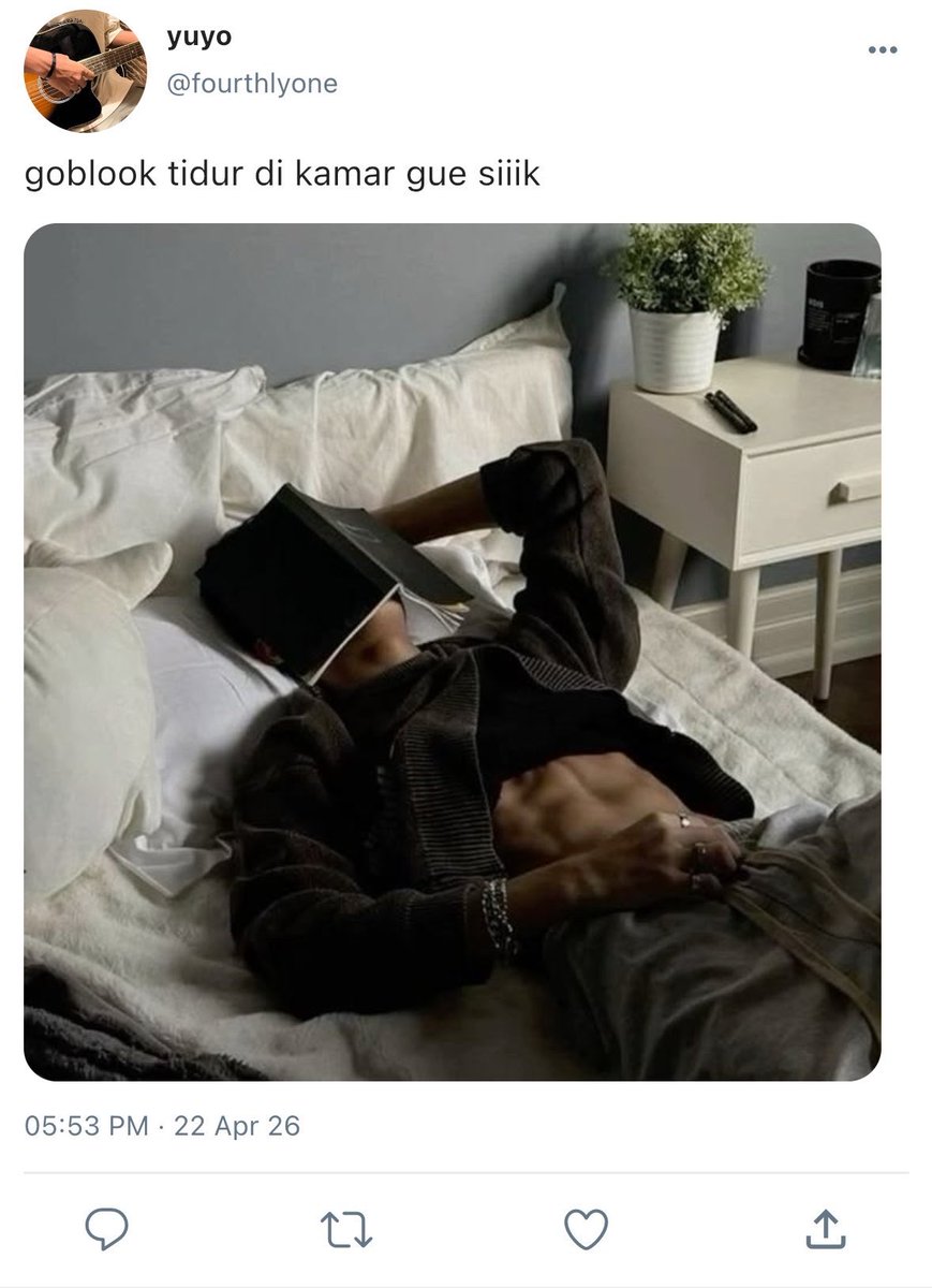 biyavere's tweet photo. seatap tak tau rupa. ketemunya karena listrik sialan yang mati disiang bolong. rangkuman upaya mas si anak pemilik kos naksir salah satu penghuninya

— 𝗦𝗘𝗗𝗘𝗣𝗔 —
#stormnote 🌪️🎵 AU
written by biyavere https://t.co/hsEP6OgpVh
