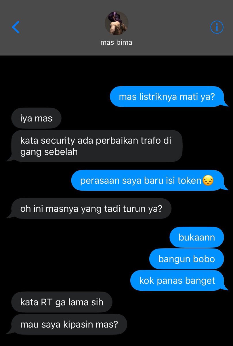 biyavere's tweet photo. seatap tak tau rupa. ketemunya karena listrik sialan yang mati disiang bolong. rangkuman upaya mas si anak pemilik kos naksir salah satu penghuninya

— 𝗦𝗘𝗗𝗘𝗣𝗔 —
#stormnote 🌪️🎵 AU
written by biyavere https://t.co/hsEP6OgpVh