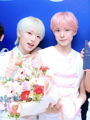 로쿠 tweet media