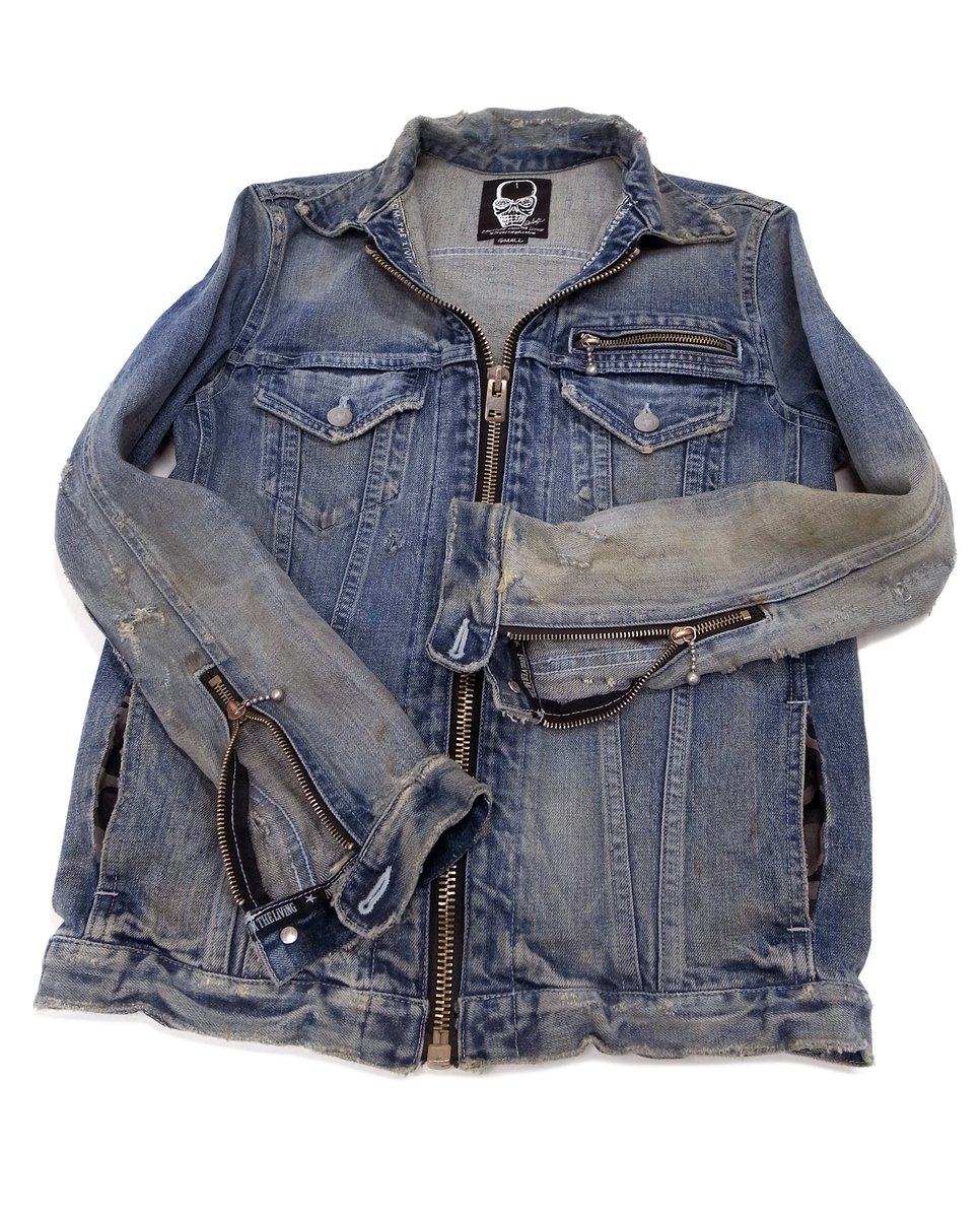 greed_store's tweet image. 【9日（土）より価格改定!!】

★M、Lサイズ共に残り2着のみ!!

⁡#creaturefromtheliving 
⁡
●「BRiXTON」Stretch Denim Jacket!!
⁡
オリジナルの「BLACK THRASH」耳付きストレッチ・デニム!!
程よい厚みで幅広いシーズンご着用頂けます!!

◎ご購入はコチラ
greedxxx.shop-pro.jp/?pid=153972242