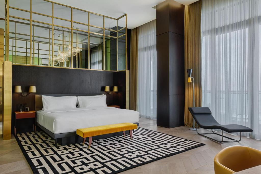 gtravel001's tweet image. #فندق_اليوم
Le Méridien Batumi: تحب فن الطهي؟ المطعم عندهم يجمع وصفات متوسطية وجورجية، تذوّق مختلف بس أطيب مزيج 🍽️🧀. #Foodie #Fusion

📞 📞 WhatsApp: wa.me/995555553007